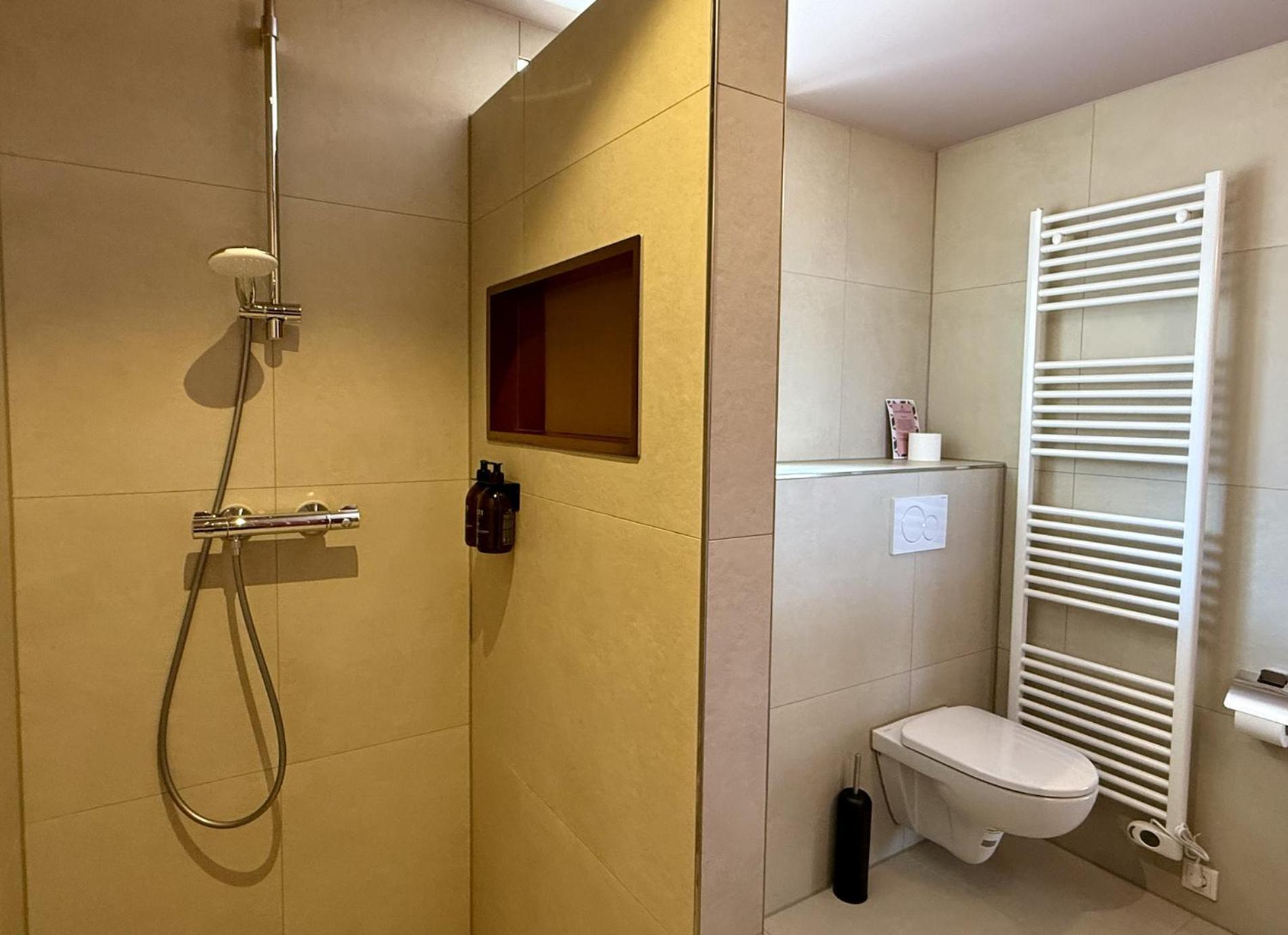 Hotel Restaurant Ruimzicht Zeddam Bagian luar foto